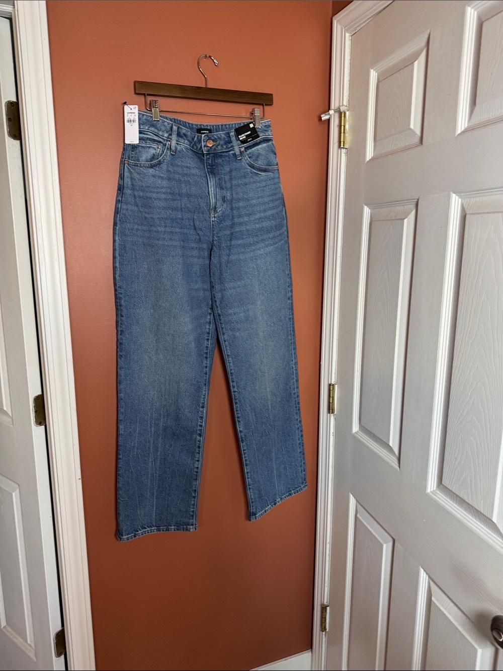 NWT Express High-Rise Relaxed Straight Leg Jeans